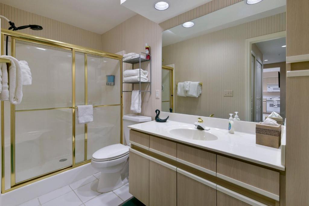 Gorgeous Condos at Thousand Hills - Heart of Branson - Spacious and Affordable photo 4