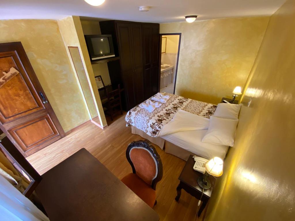 Golden Rest Ecuador photo 3