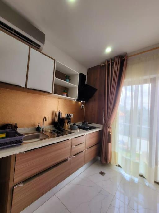 Spacious Modern 2 Bedroom XL #202 photo 1
