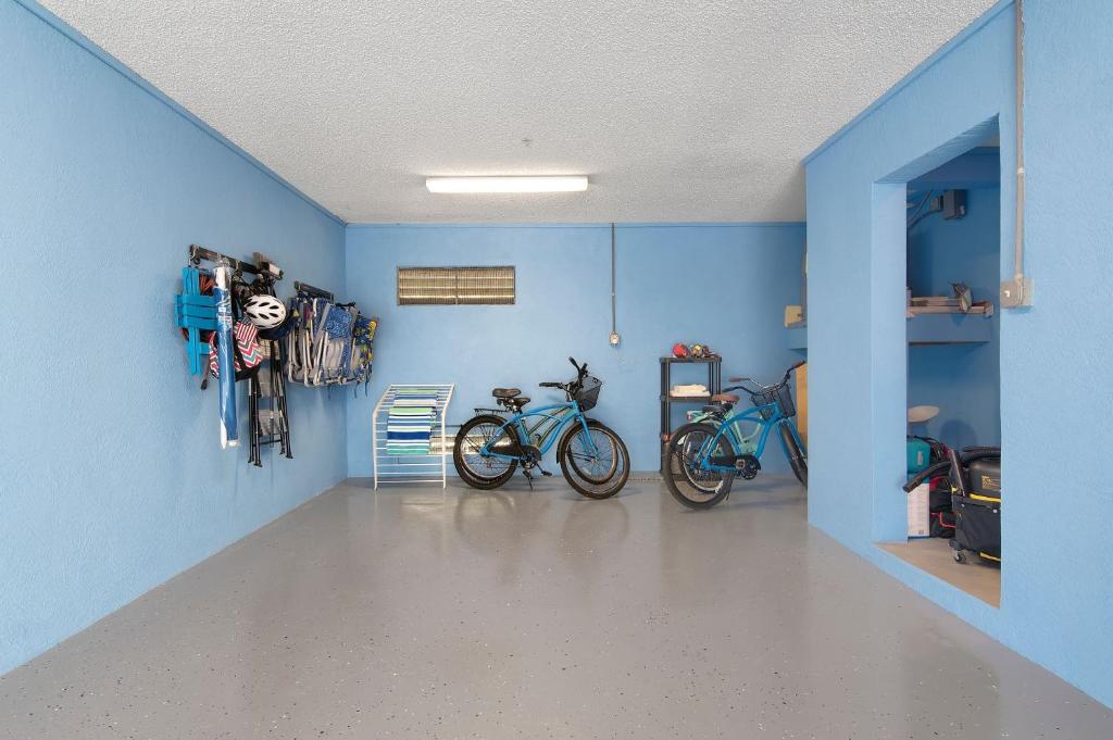 The Tree House! Beautiful townhome in Longboat Key with great amenities surrounded by nature! photo 3