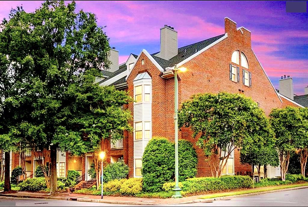 Amazing Beautiful Downtown Apt photo 1