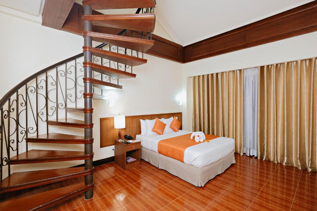 The Suites at Mount Malarayat Room Type - Hotel Loft Garden View