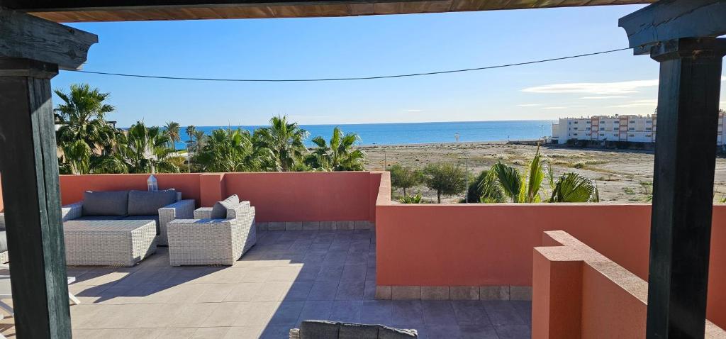 Homes of Spain, Apartamentos Paraíso, Ed Palmerston, Atico O, Suite con Piscina Privada en solárium, vistas al mar, a 50 m de la playa, WIFI photo 1