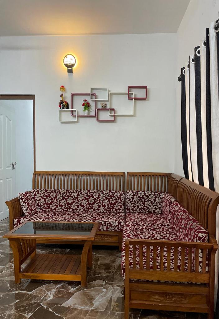 Meenus Home Stay photo 2