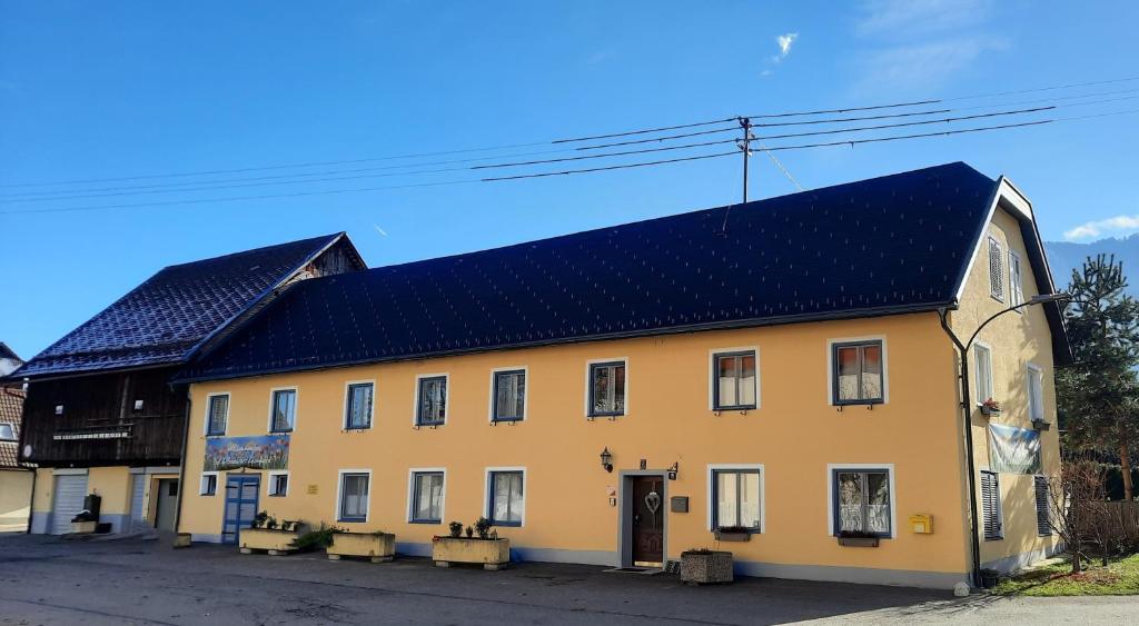 B&B Leonhard 7 photo 1
