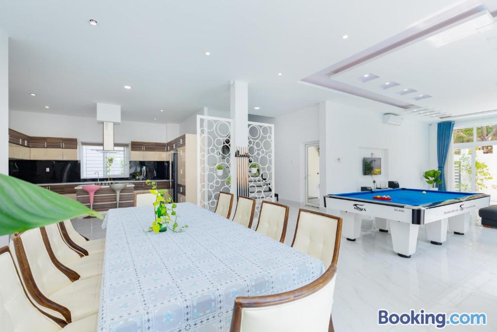 Villages HỒ BƠI WHITE DAY - C5