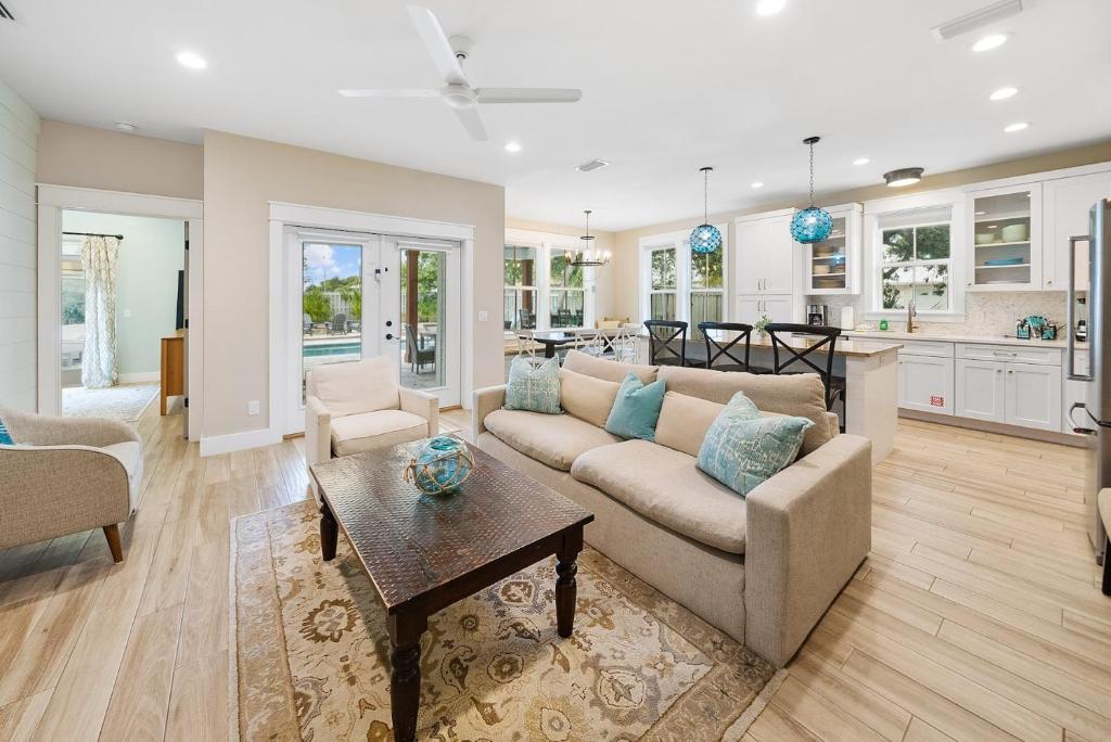 Bid-A-Wee Beach Bungalow home photo 3