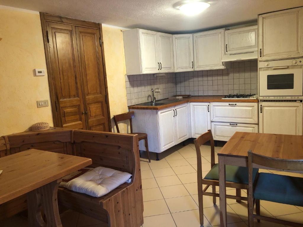 Monolocale pian terreno in frazione a 1200 m photo 2