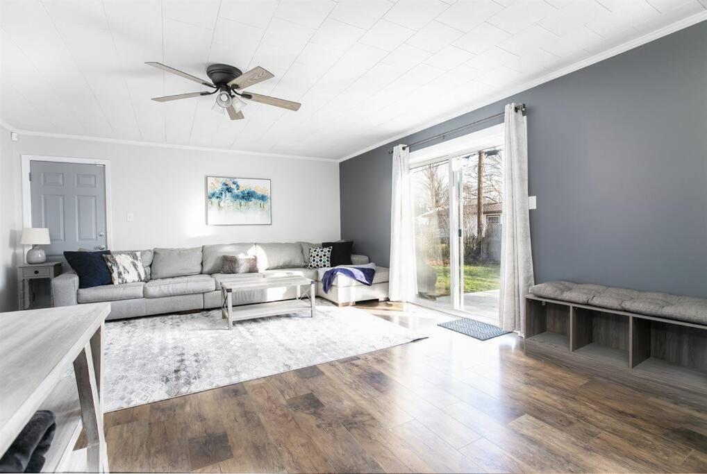 4BR Gameday Getaway EV Charger Pet-Friendly 10p photo 4