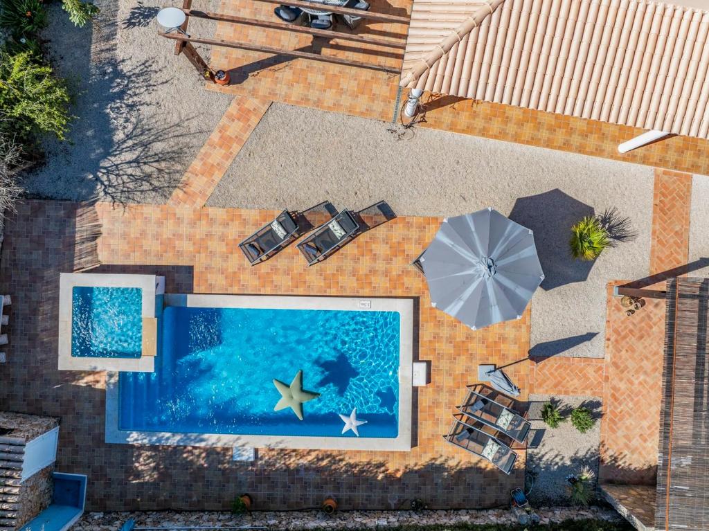 Beautiful Countryside Villa w Private Garden and Pool photo 1