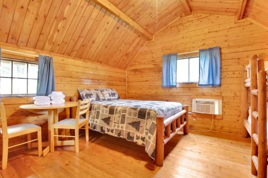 Rustic Cabin with Pool Access photo 1