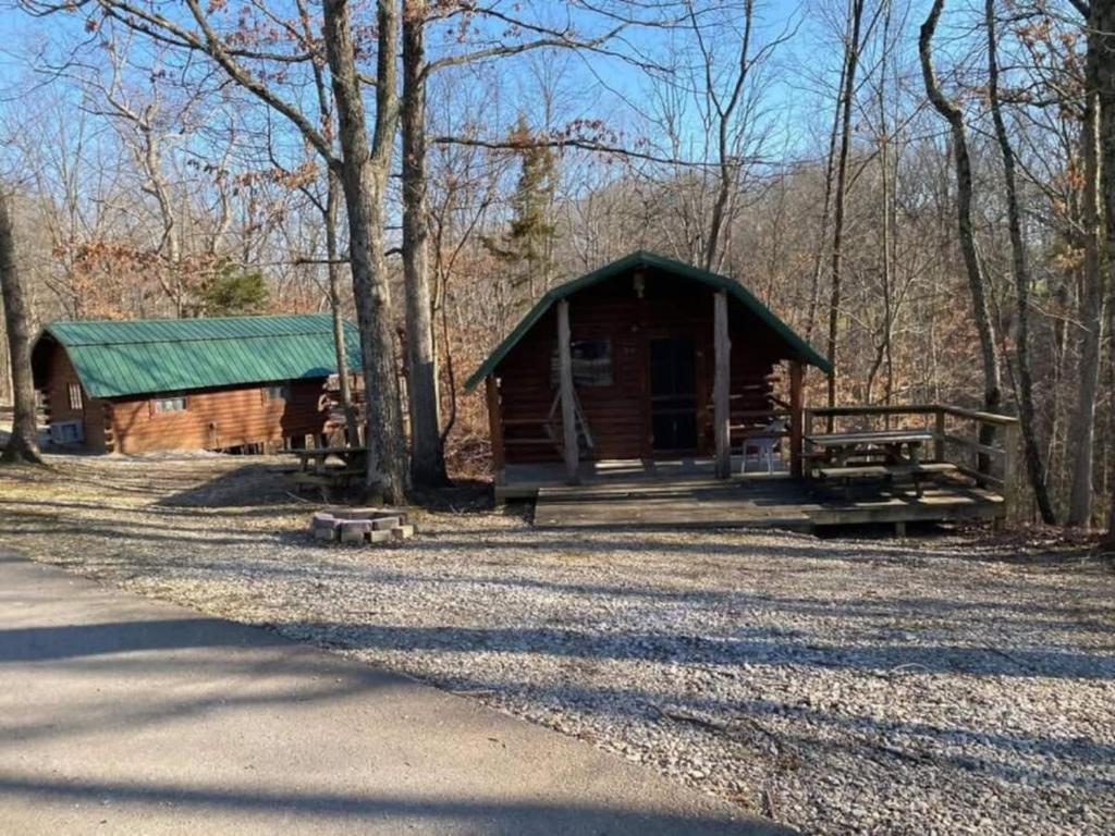Lovely Rustic Cabin in Bloomington photo 3