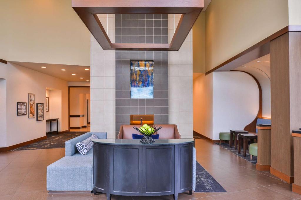 Hyatt Place Herndon Dulles Airport - East photo 2