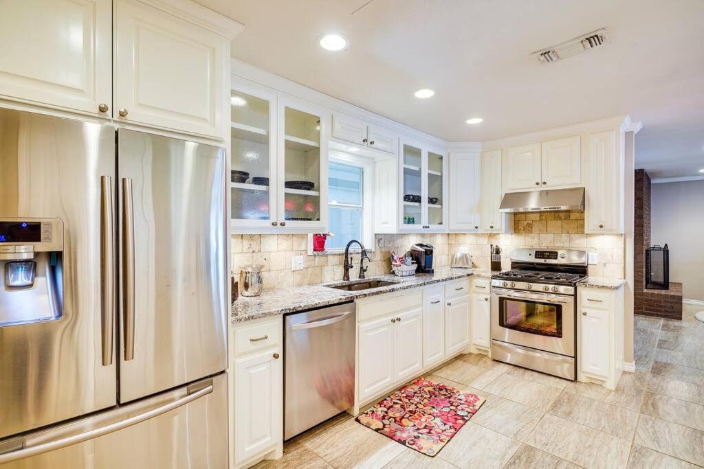 HOT TUB - Beautifully Renovated Home in West Texas