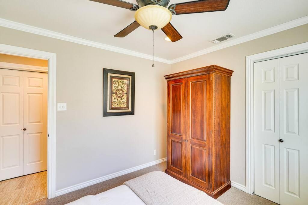 HOT TUB - Beautifully Renovated Home in West Texas photo 1