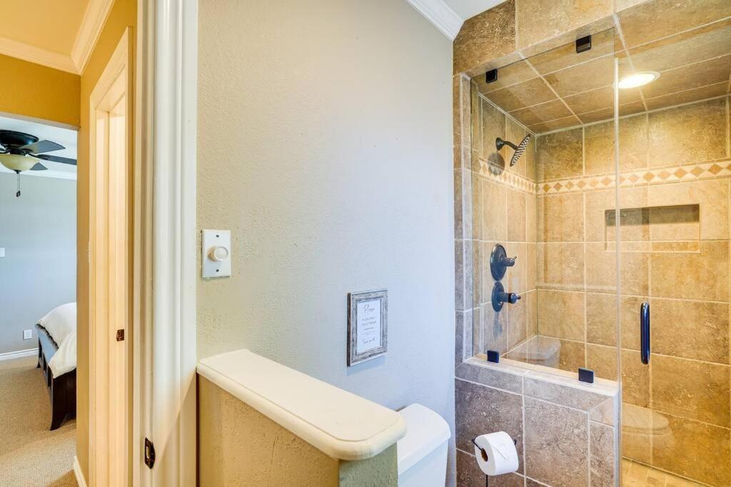 HOT TUB - Beautifully Renovated Home in West Texas photo 4