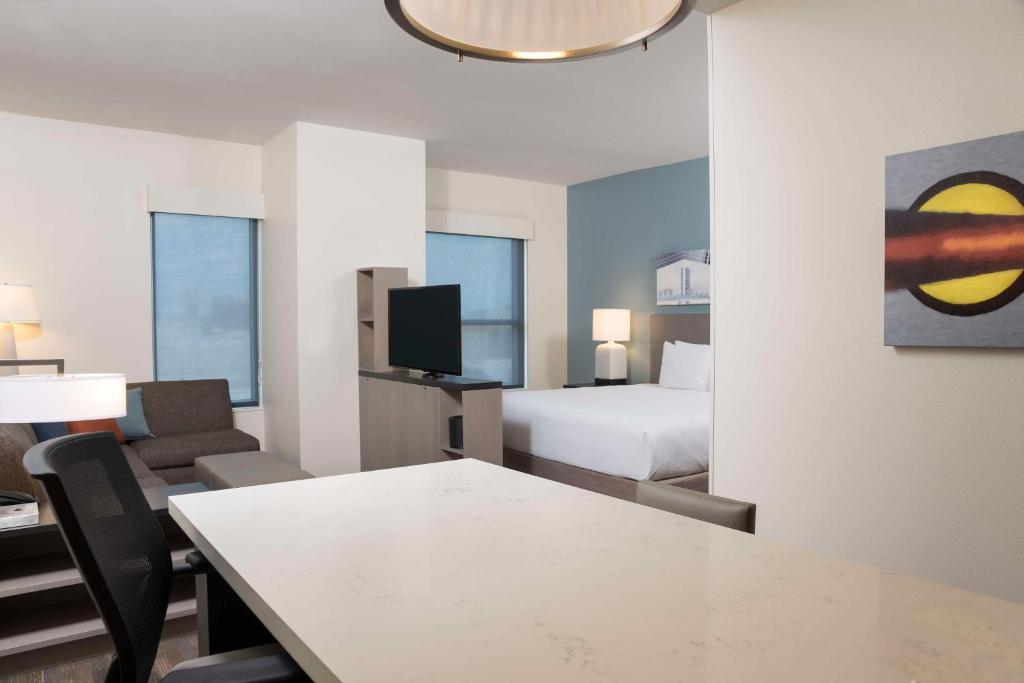 Hyatt House Austin/Downtown photo 3