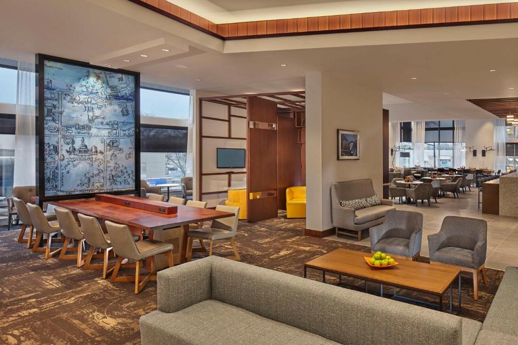 Hyatt Place State College photo 2