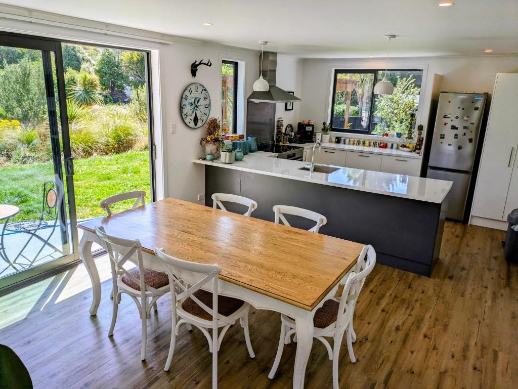 Seaside Retreat in Blueskin Bay near Dunedin photo 4