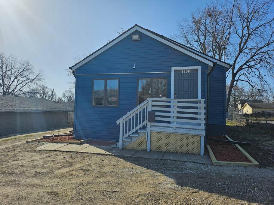 Modern 3BR Home, 3 min airport. photo 3