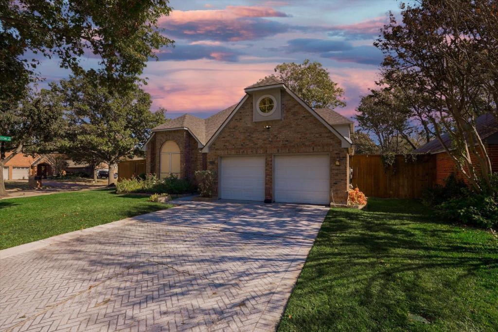 Luxury Home 5BR Beautiful Backyard & Pool photo 1