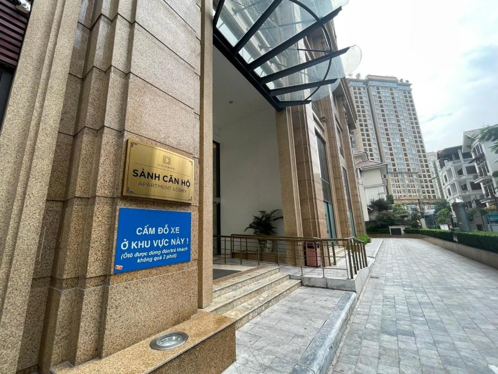 iHome Luxury Apartment in D'eldorado tower