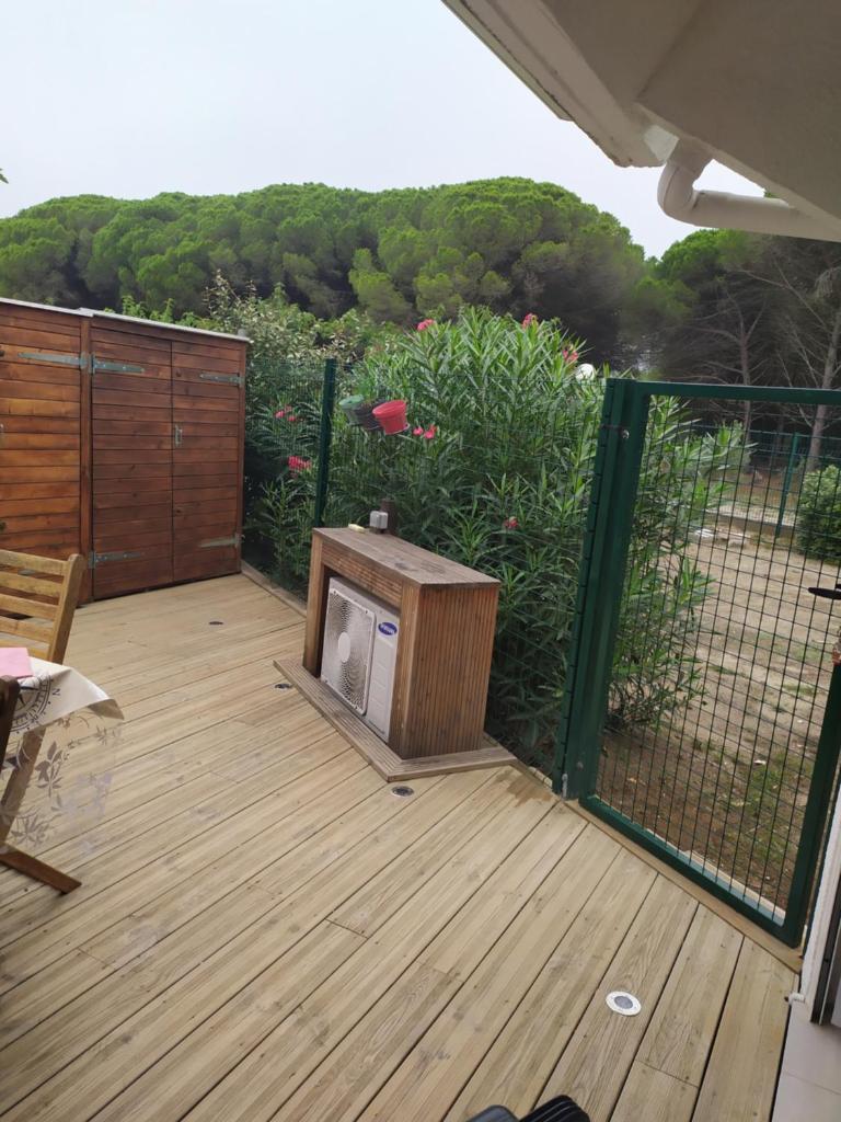 Beau studio avec grande terrasse photo 1