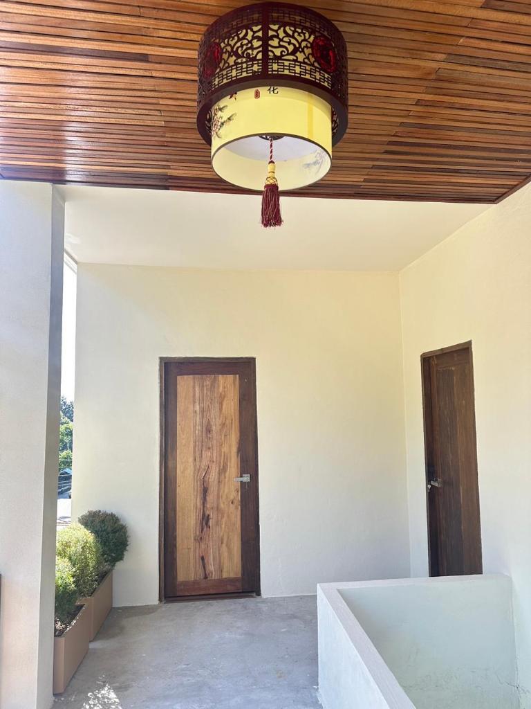 Sunset room photo 2