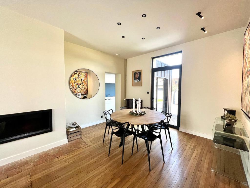 Beautiful family home photo 3