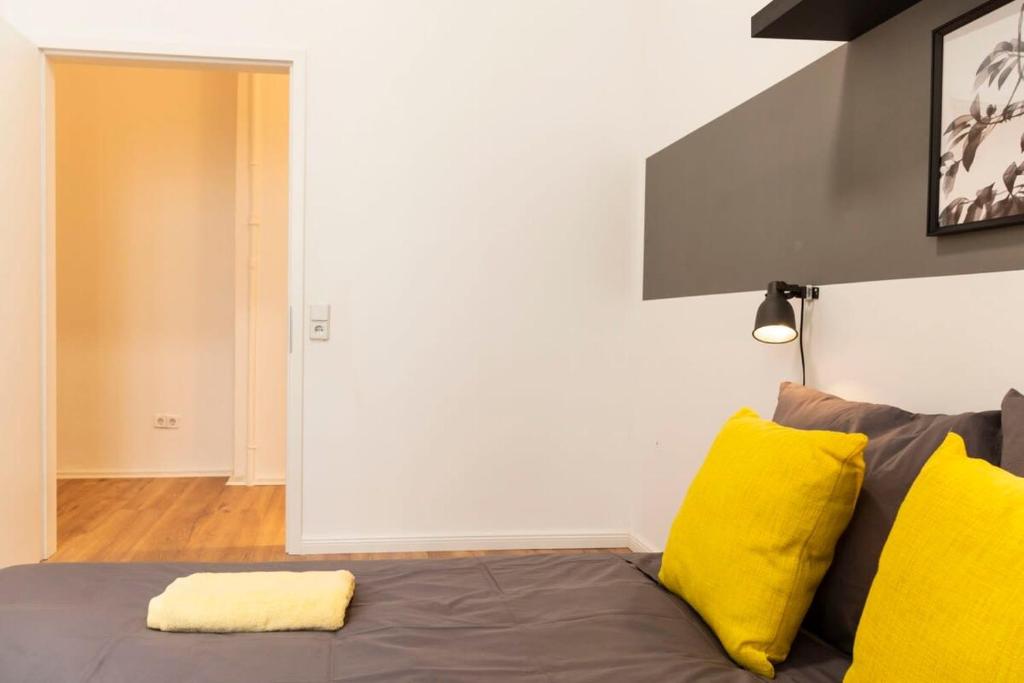 Modern 2 Bedroom Apartment in Berlin Schöneberg - Tap to explore photos
