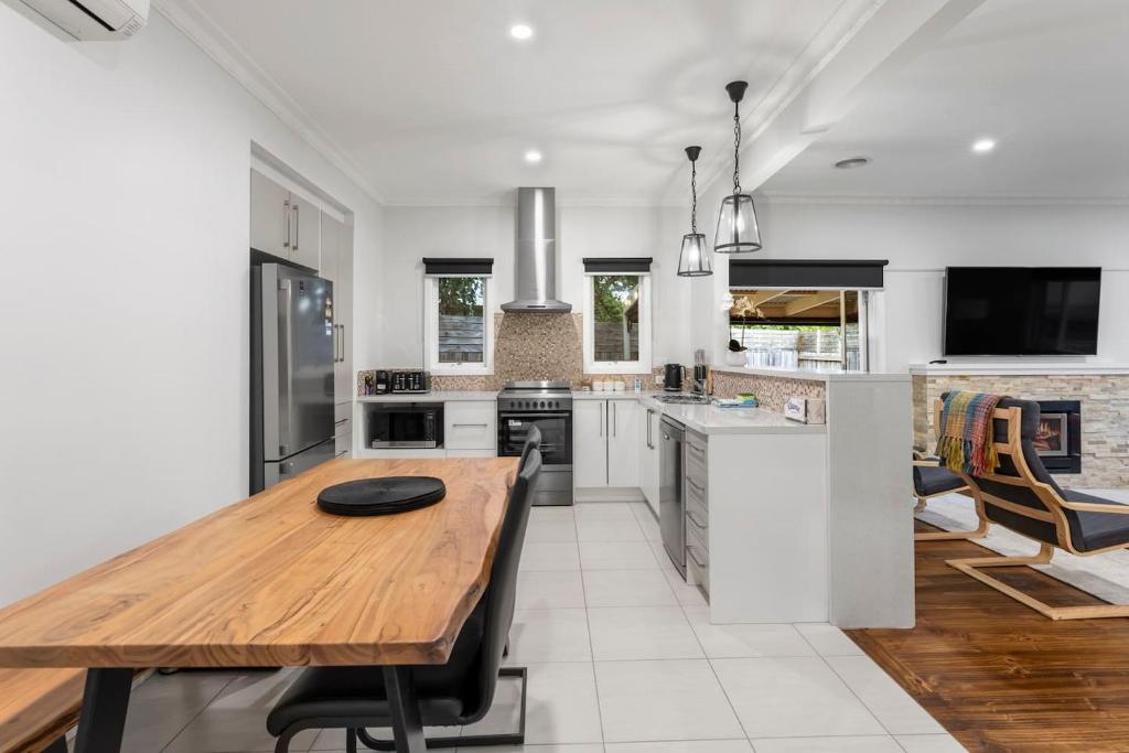 'Muir House' Laidback Family Living in Ballarat photo 1
