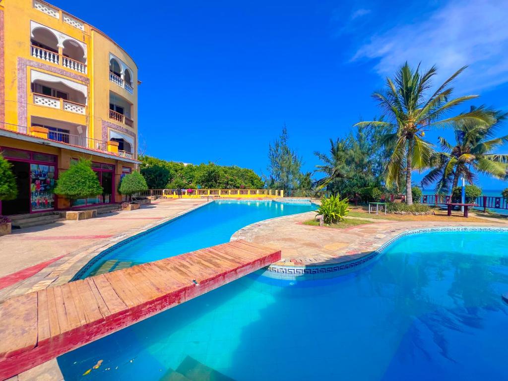 Raha Beachfront Apartment Mombasa shanzu with beautiful sea view