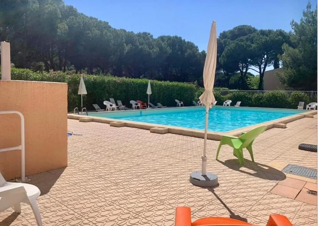 Villa dans la Pinède photo 2