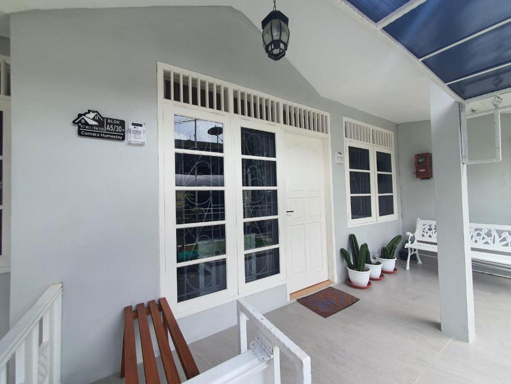Cemara Homestay photo 4