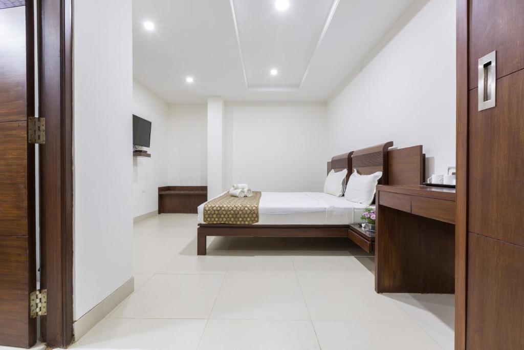 Двухместный (Стандартный номер с кроватью размера «king-size»), The Sanctum Suites New Bel Road