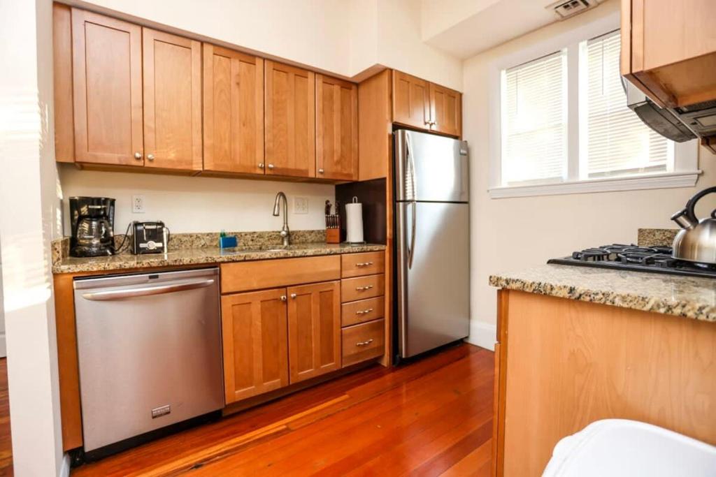 Stylish Apartment in Malden 20 Min from Boston #2 photo 3