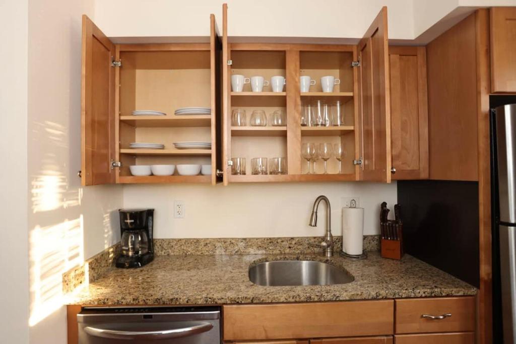 Stylish Apartment in Malden 20 Min from Boston #2 photo 4