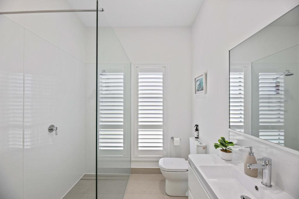 Peaceful, stylish Arakoon cottage with EV Chrger photo 1