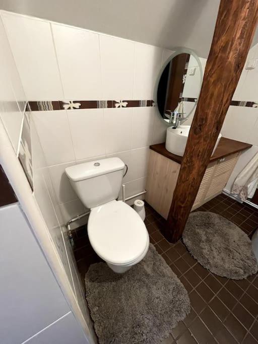 Small & Cozy Studio Apartment - WiFi & Free Parking photo 4