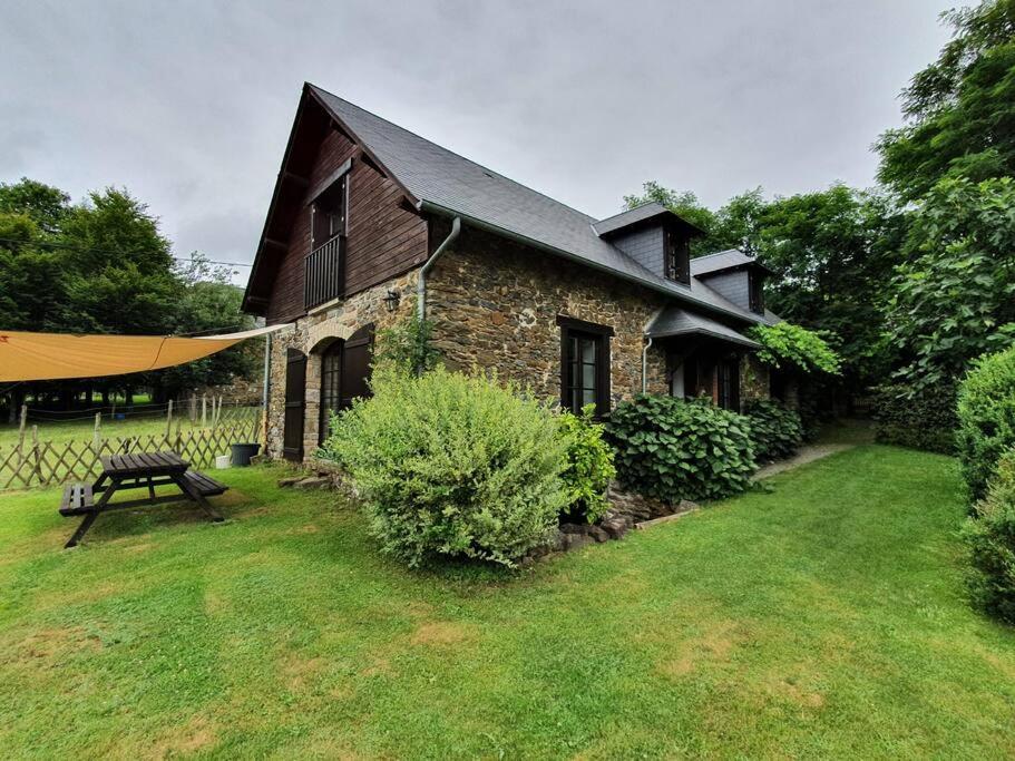 4 bedroom house with magic view and lots of land