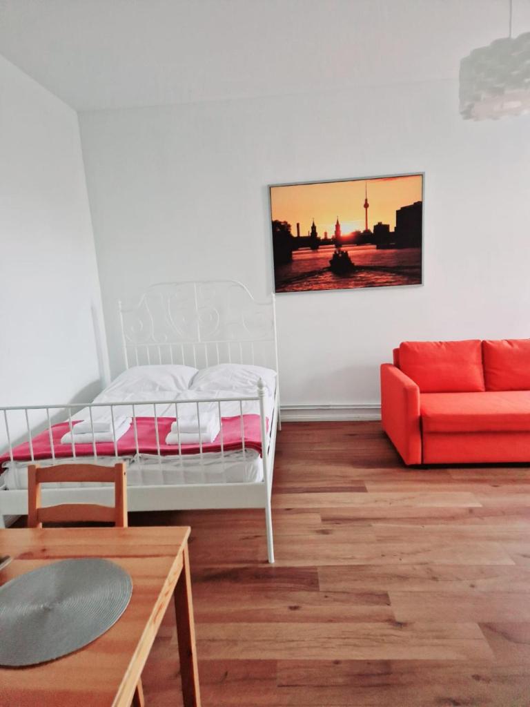 City Studio Apartment for 4, near Sonnenallee