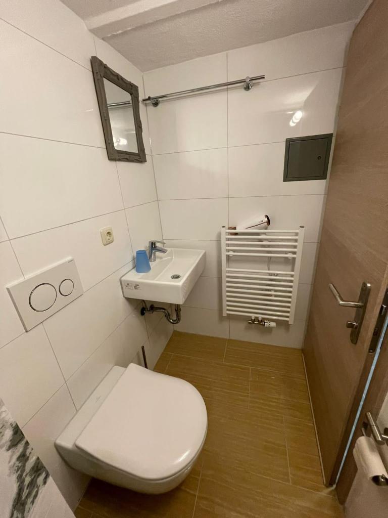 gemütliches und Schönes Zimmer Keller Geschoss K1 photo 1