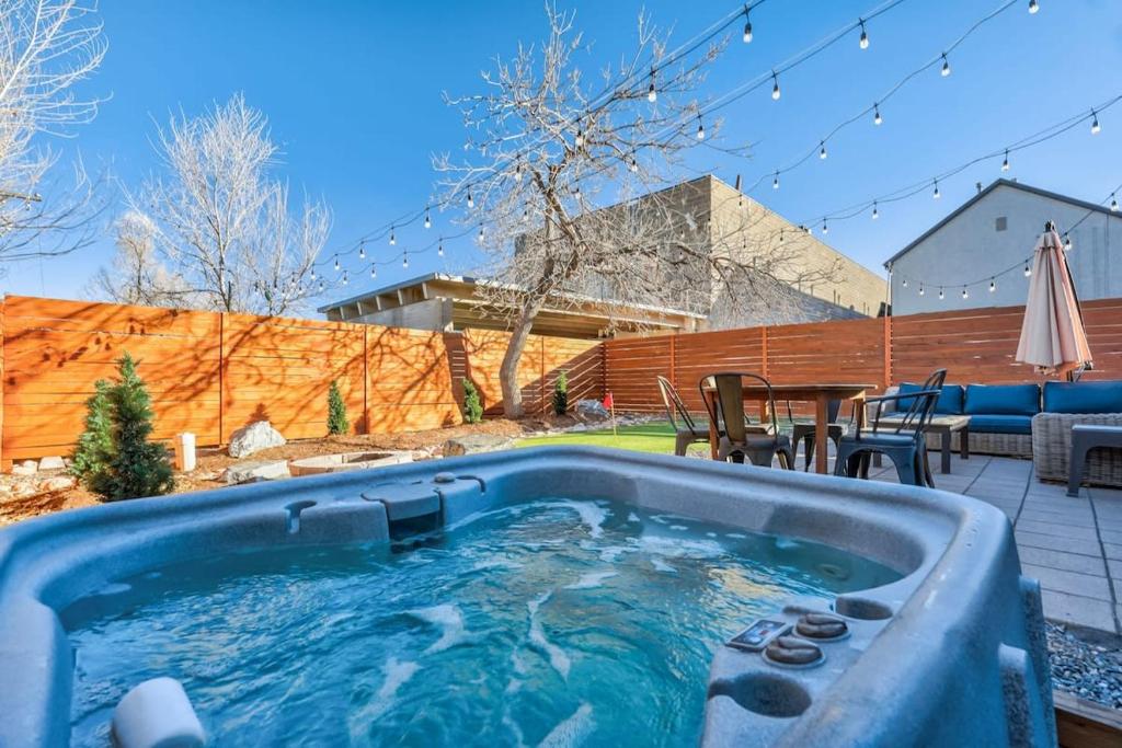 Heart of Downtown Hot Tub PuttPutt Fire Pit BBQ