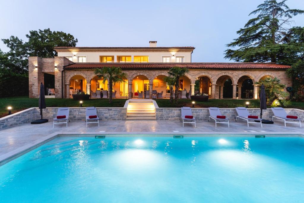 Villa Lionea in Porec for 10 people with sea view & private pool