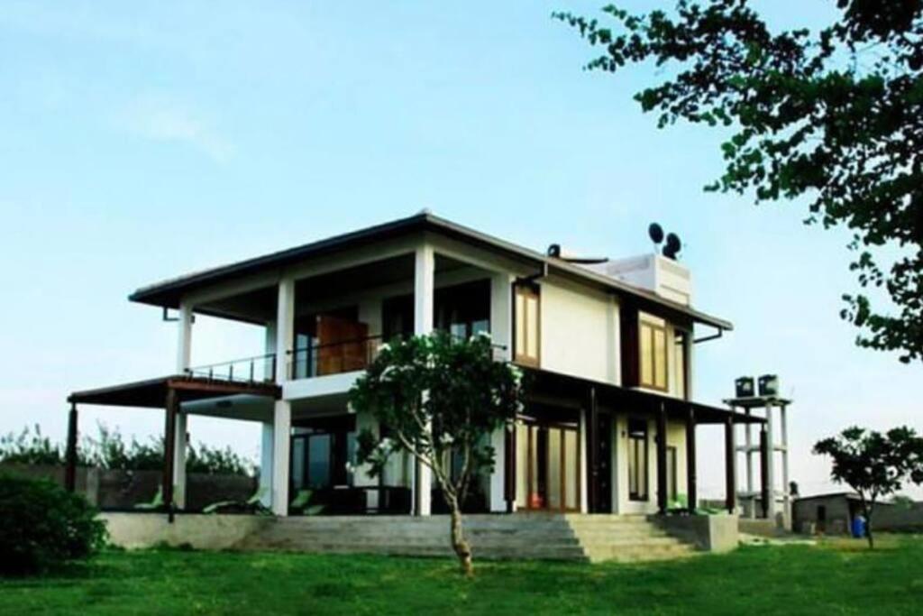 Nilaveli Bay Villa by Ceylon Spaces photo 3
