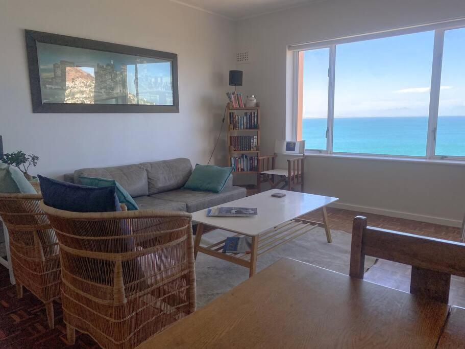 Lock up & go apt w/ great views in Simons Town - Tap to explore photos
