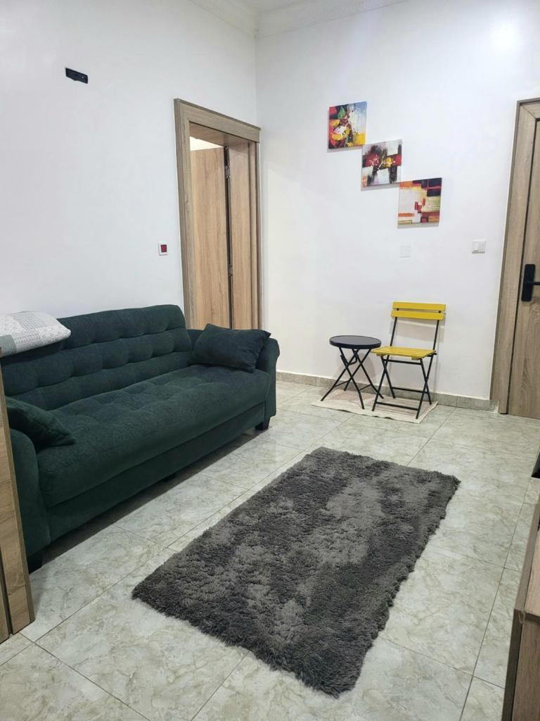 BDA APARTMENT - One Bedroom with Parlor, Free Wi-Fi, Netflix, Smart TV, Kitchen, PlayStation 4, 24 Hours Electricity, Located In Wuse photo 3