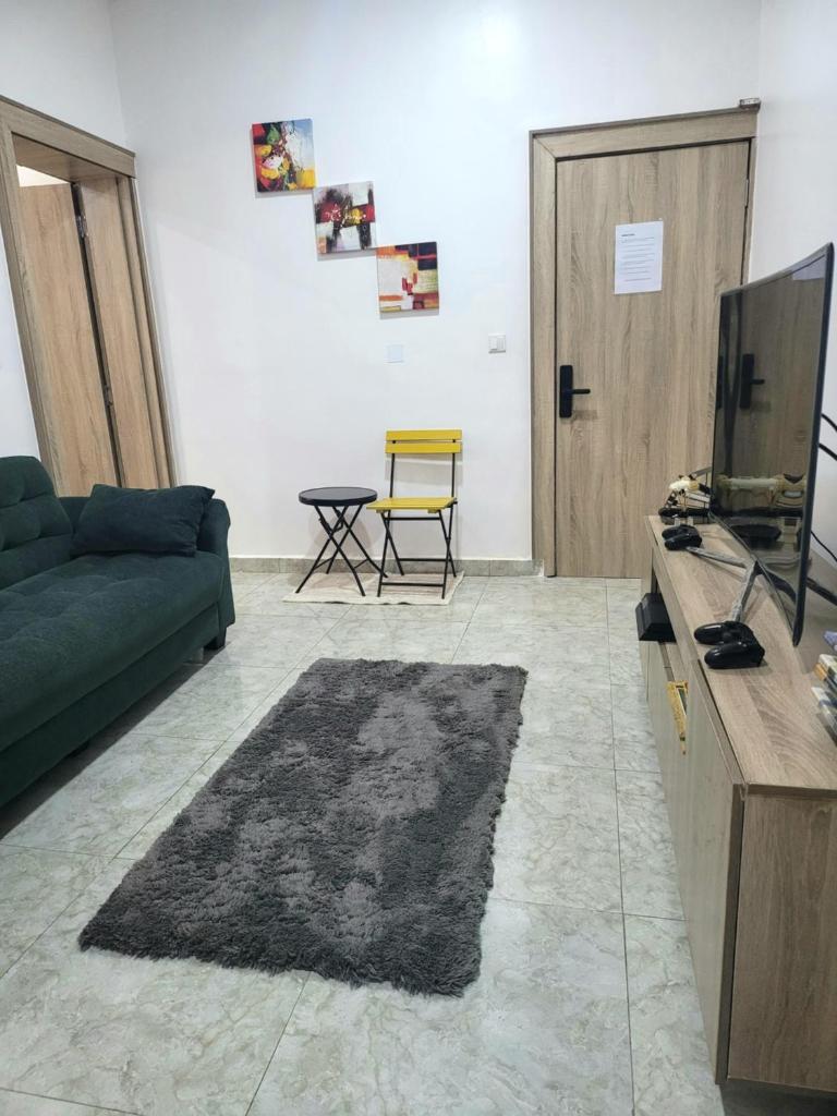 BDA APARTMENT - One Bedroom with Parlor, Free Wi-Fi, Netflix, Smart TV, Kitchen, PlayStation 4, 24 Hours Electricity, Located In Wuse photo 2