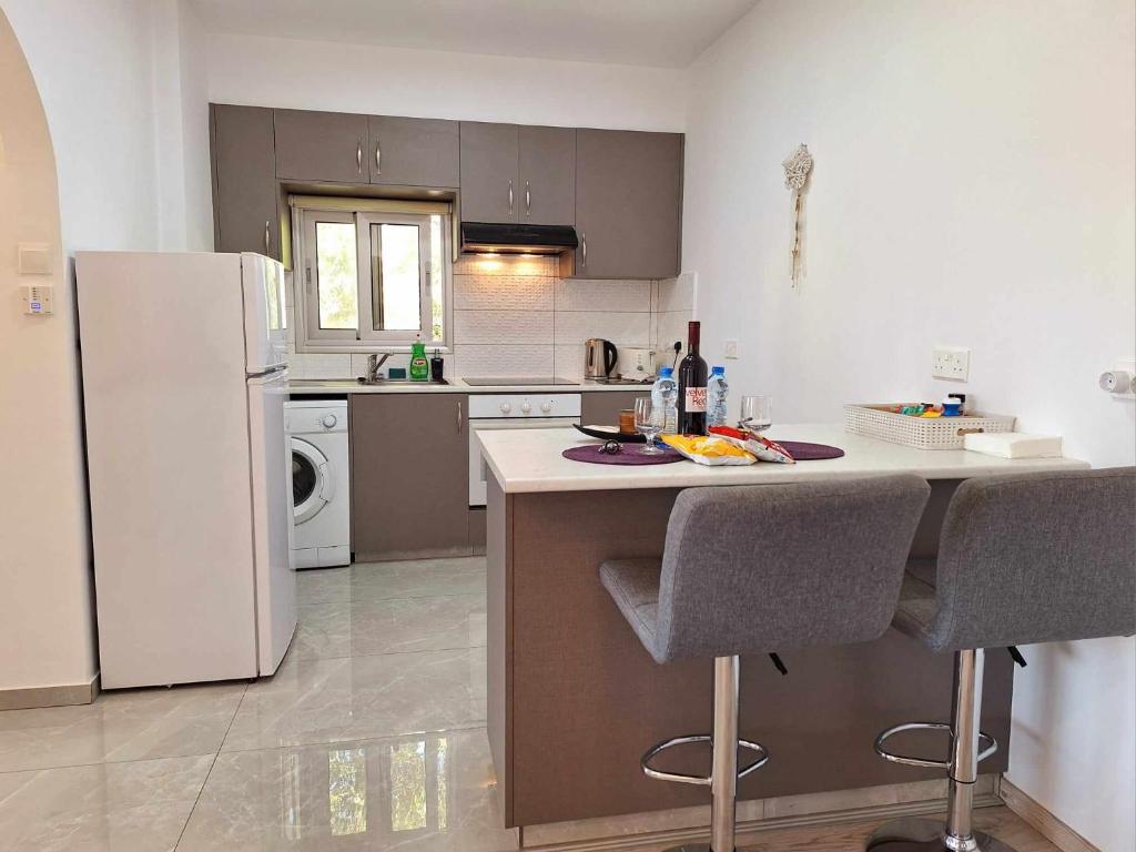 Charming Holiday Retreat Kato Paphos Apt 400m To The Beach photo 4