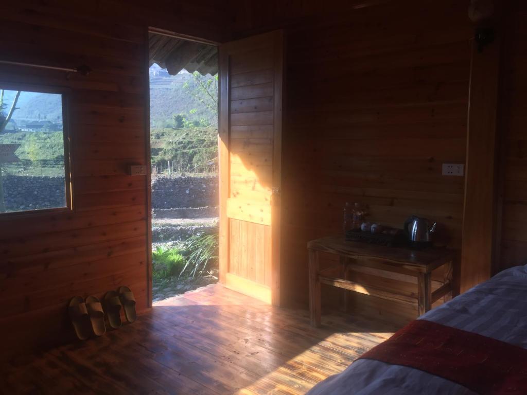 Tropical Riverside Homestay